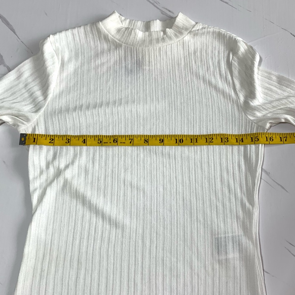 H&M Women’s White High Neck Short Sleeves Ribbed Sweater Size Small - Picture 8 of 10